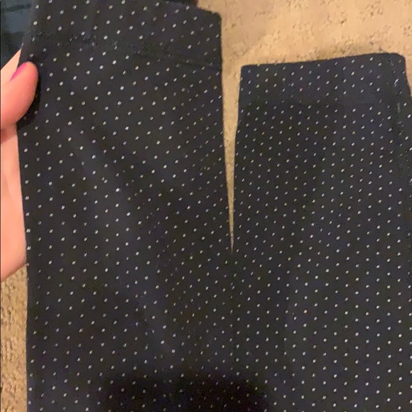 Black lululemon pants with small white polka dots - Picture 4 of 4
